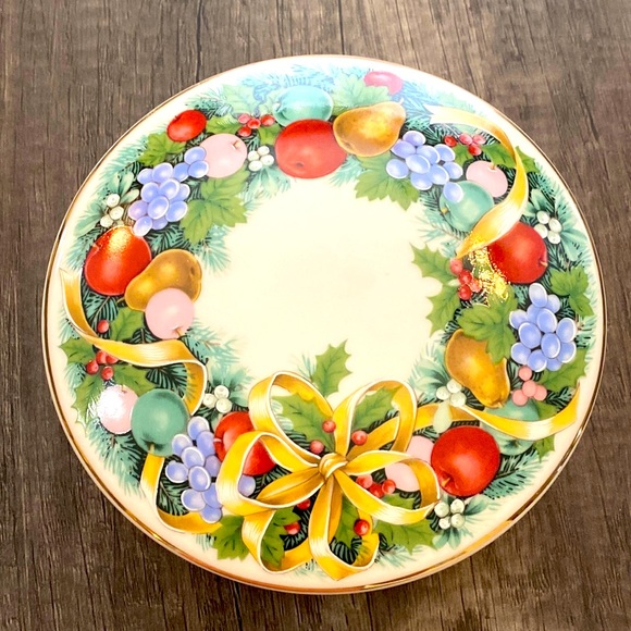 MIKASA| vintage Christmas bouquet porcelain trinket - Picture 2 of 8